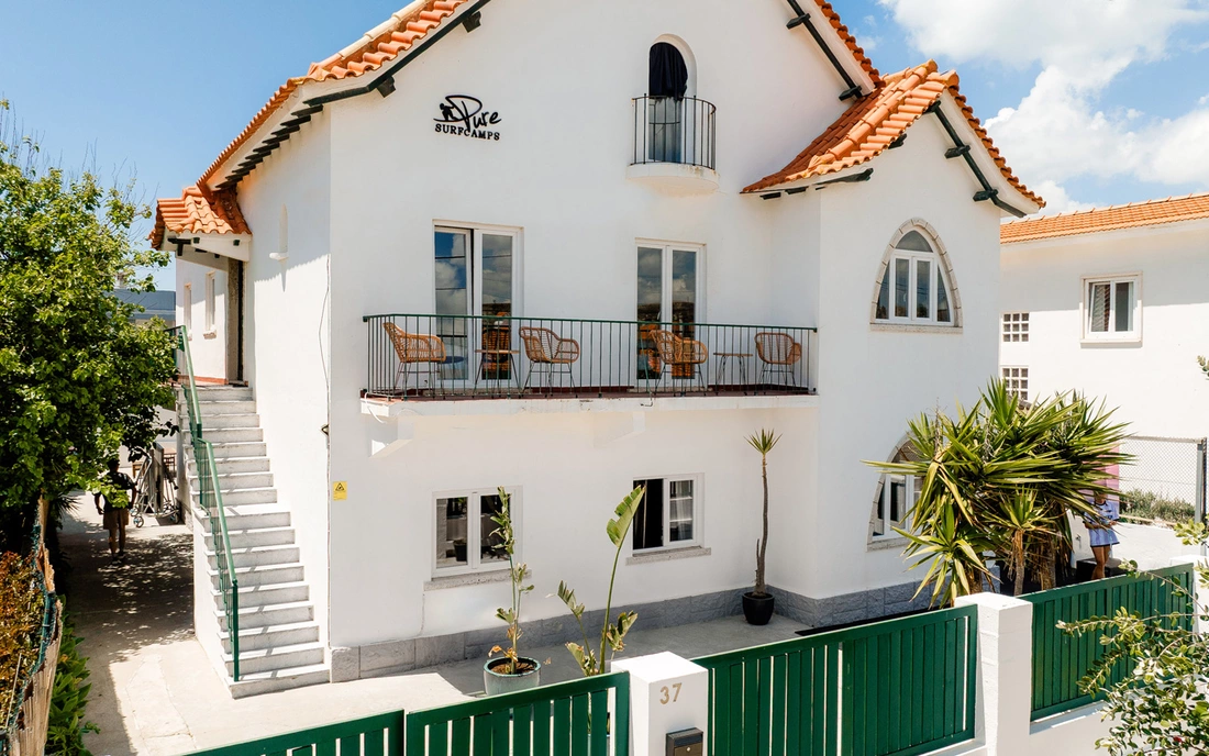 PURE Surf House Caparica